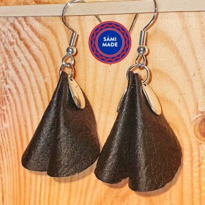 Nahkakorvikset - Poron nahkaa ja hopeaa