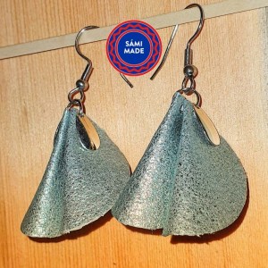 Nahkakorvikset - Poron nahkaa ja hopeaa