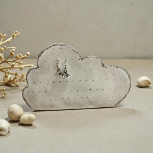 Teline korvakoruille