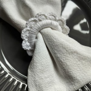 Virkattu lautasliinarengas